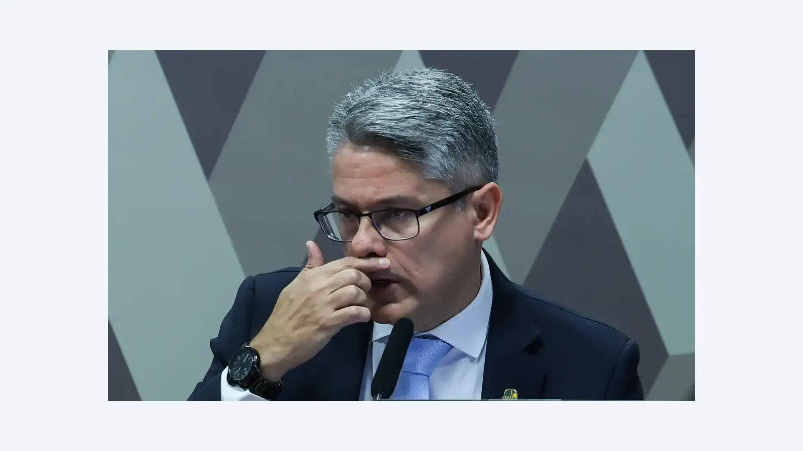 Gilmar Mendes solicita à PGR investigação contra senador Alessandro Vieira