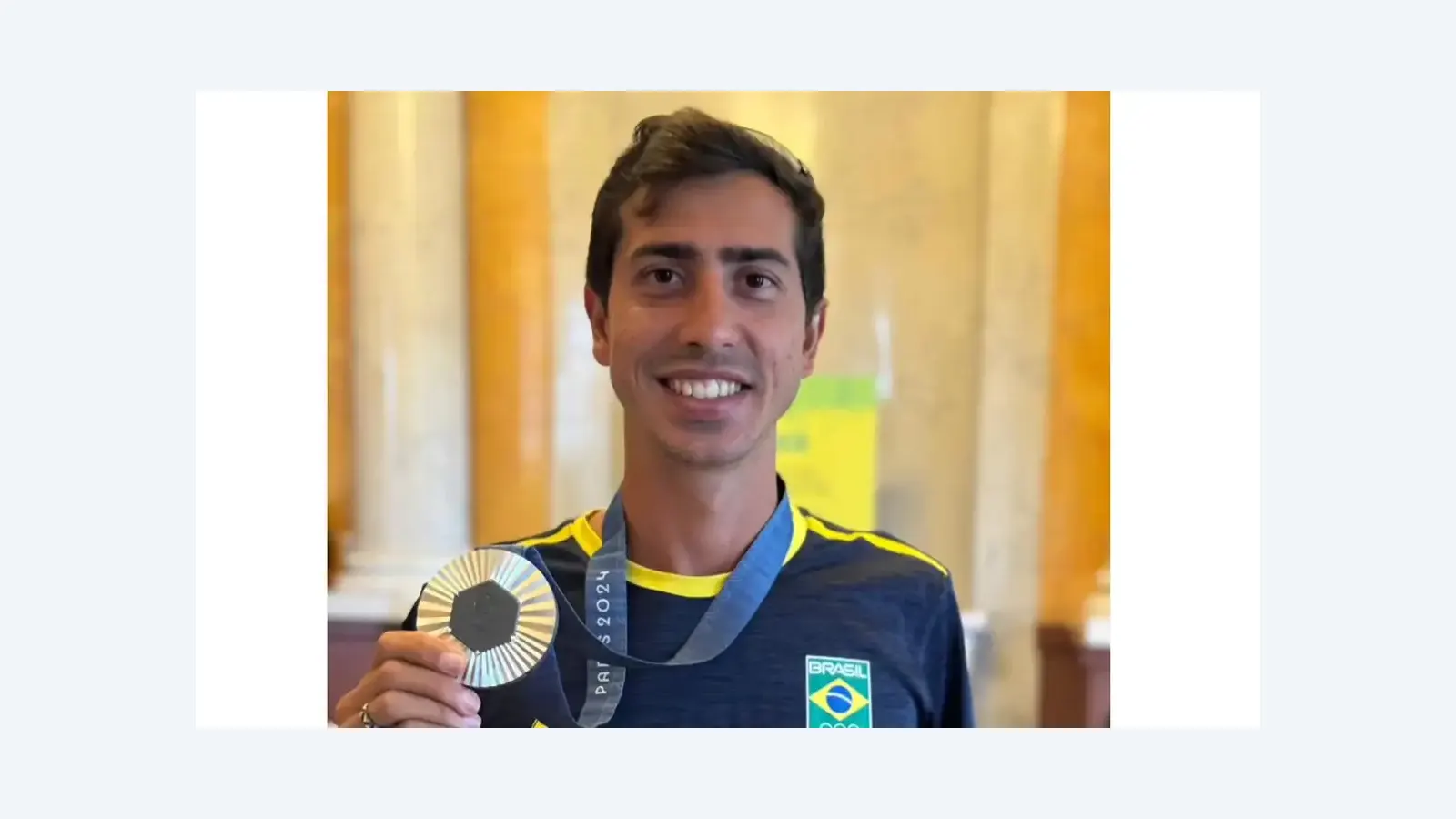 Caio Bonfim conquista prata e quebra recorde em marcha atlética na China