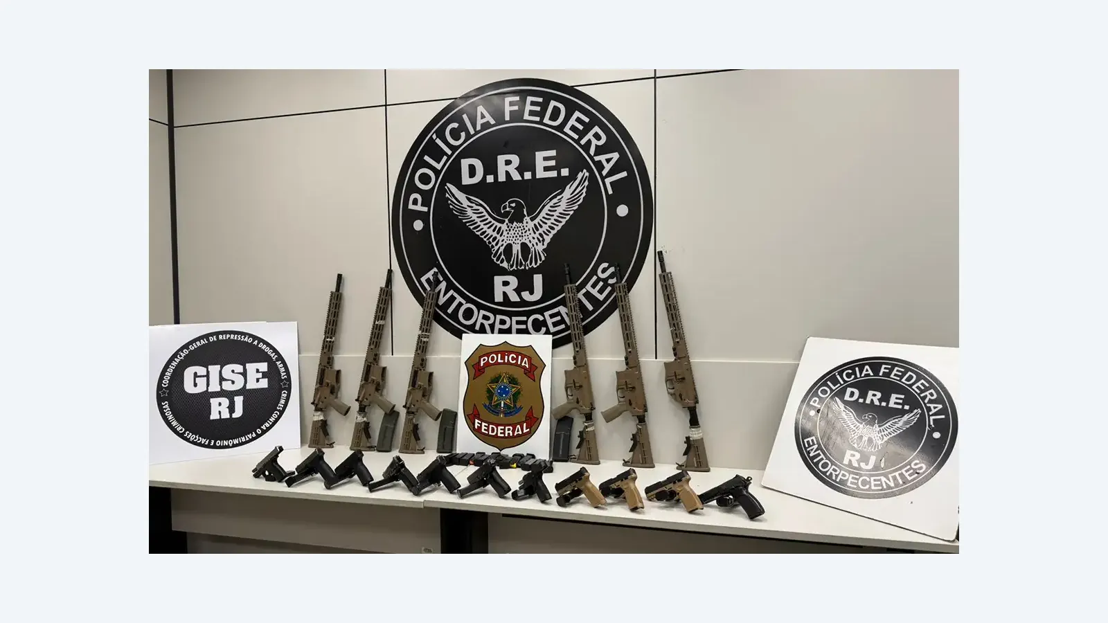 PF apreende 10 fuzis e 12 pistolas em duas ações na Via Dutra