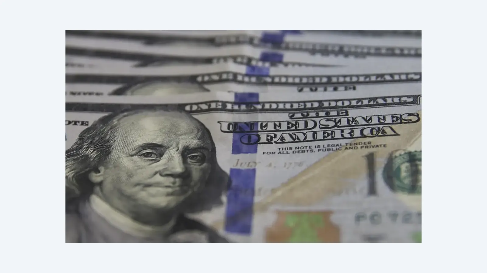 Dólar sobe a R$ 5,25 com tensões no Oriente Médio e mercado instável