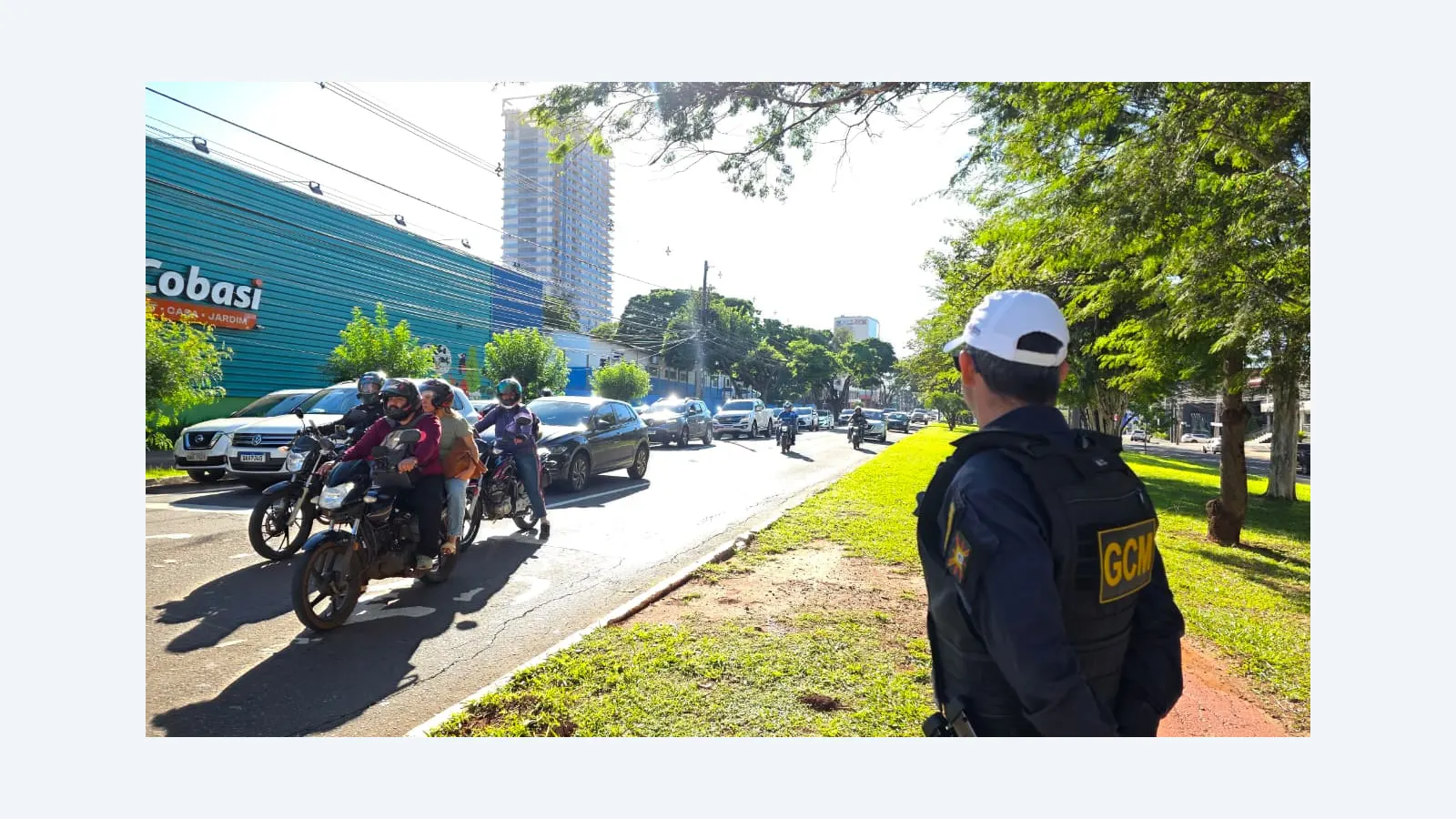 Interdições e passeata alteram trânsito no centro de Campo Grande