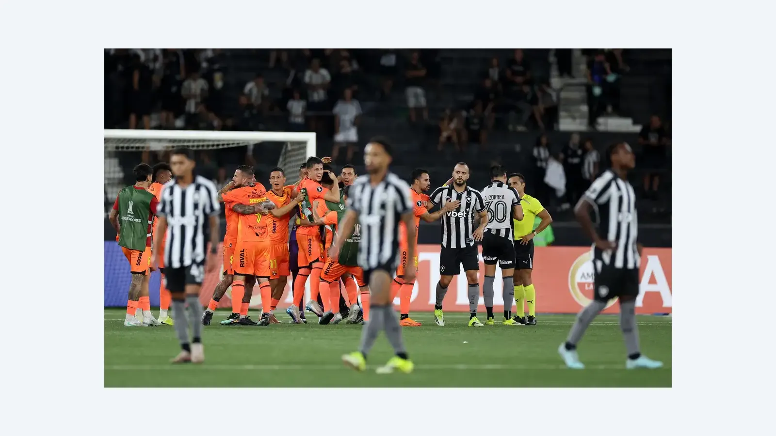 Botafogo é eliminado da Libertadores após derrota para Barcelona de Guayaquil
