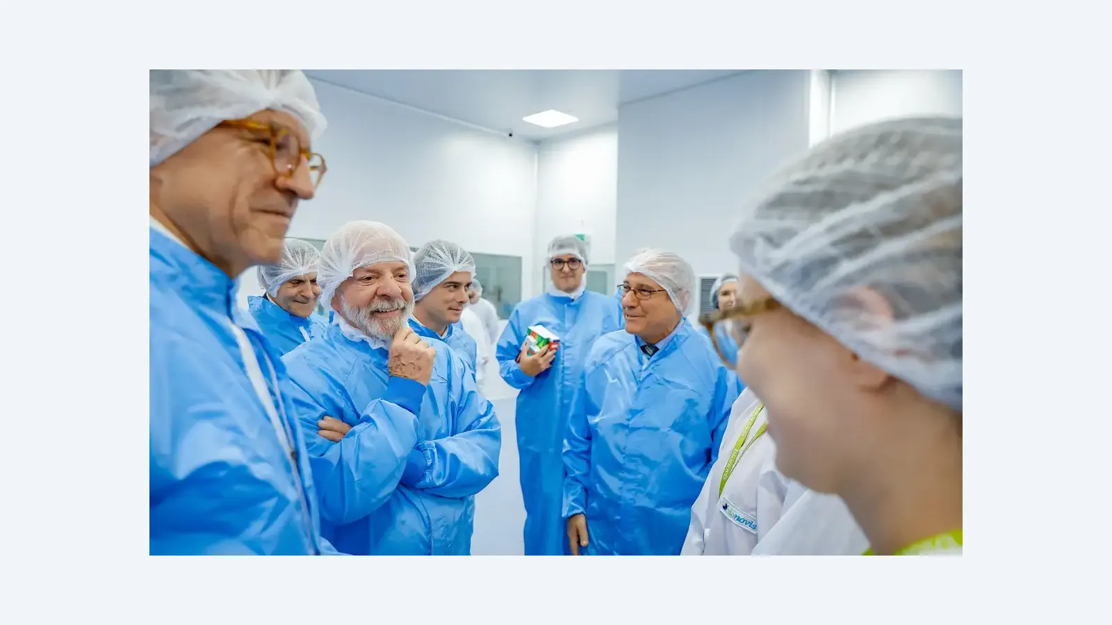 Lula visita fábrica que produz 19 milhões de itens para o SUS em Valinhos