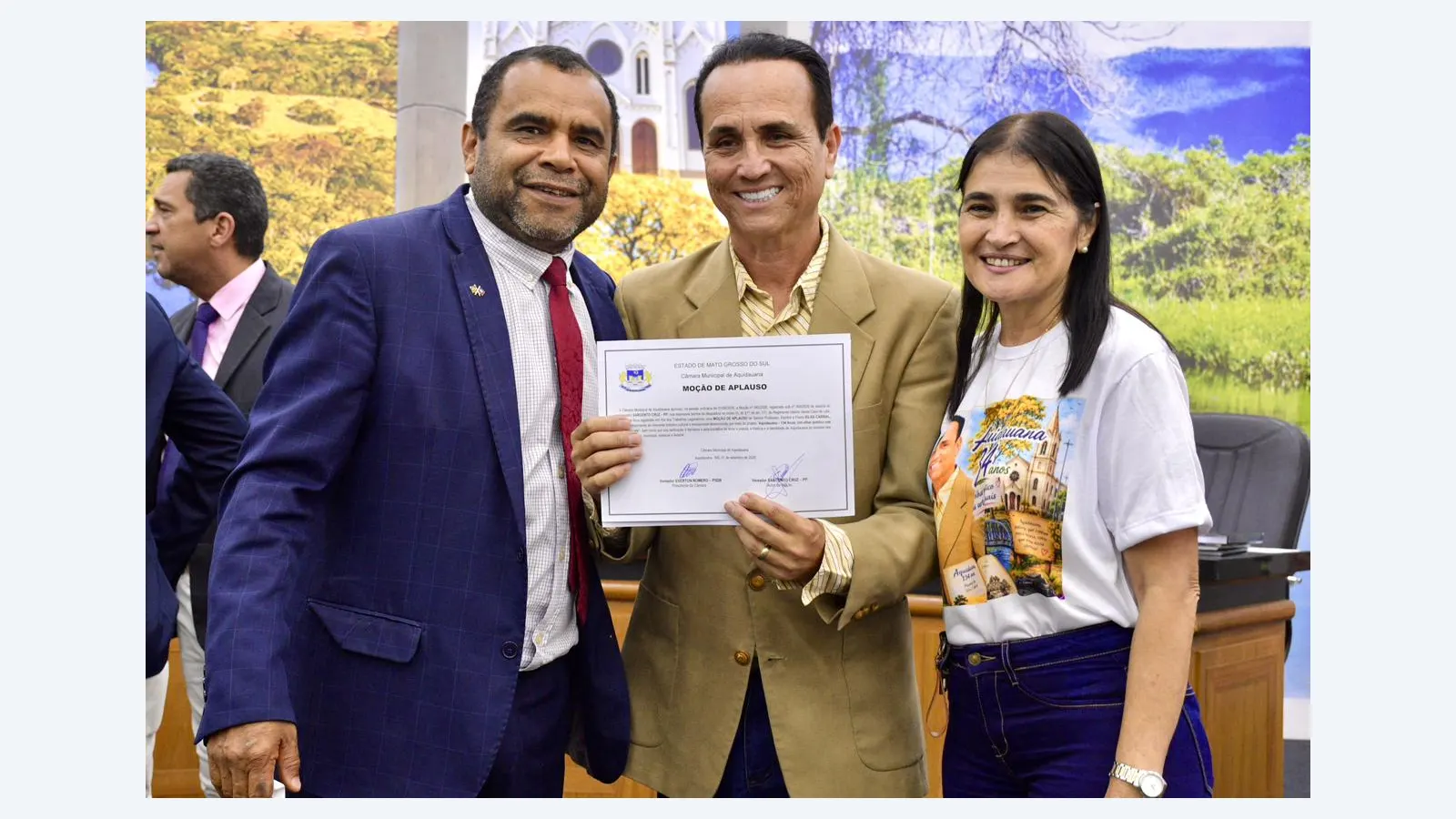 Câmara de Aquidauana homenageia professor Silas Cabral com Moção de Aplauso