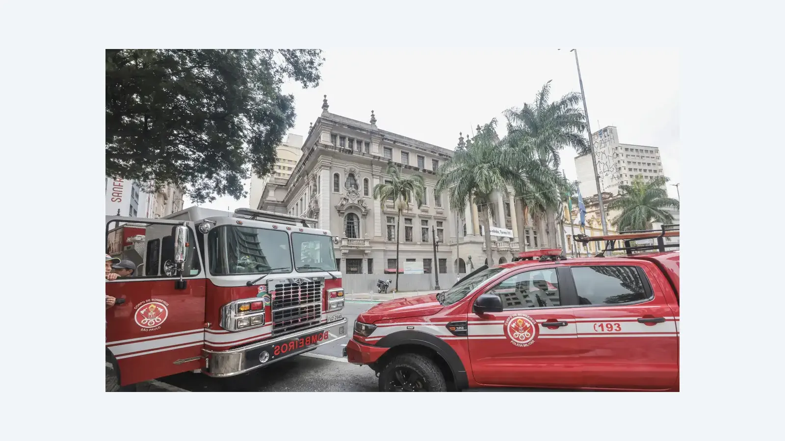 Incêndio é controlado na Faculdade de Direito da USP em São Paulo
