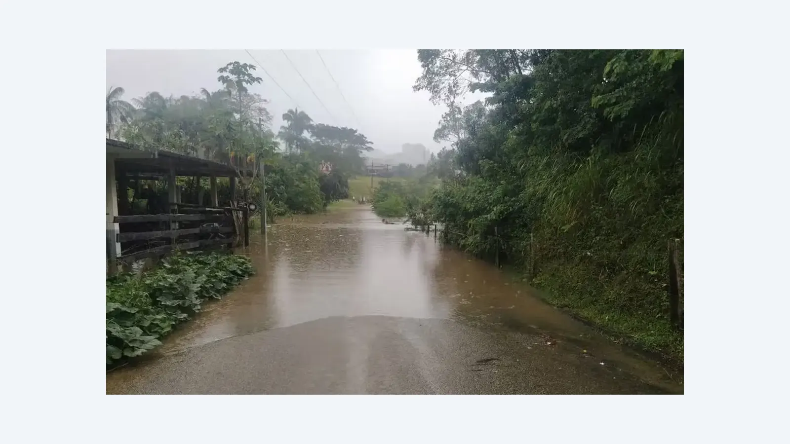 Tempestades em SP causam 19 mortes e deixam cidades em alerta