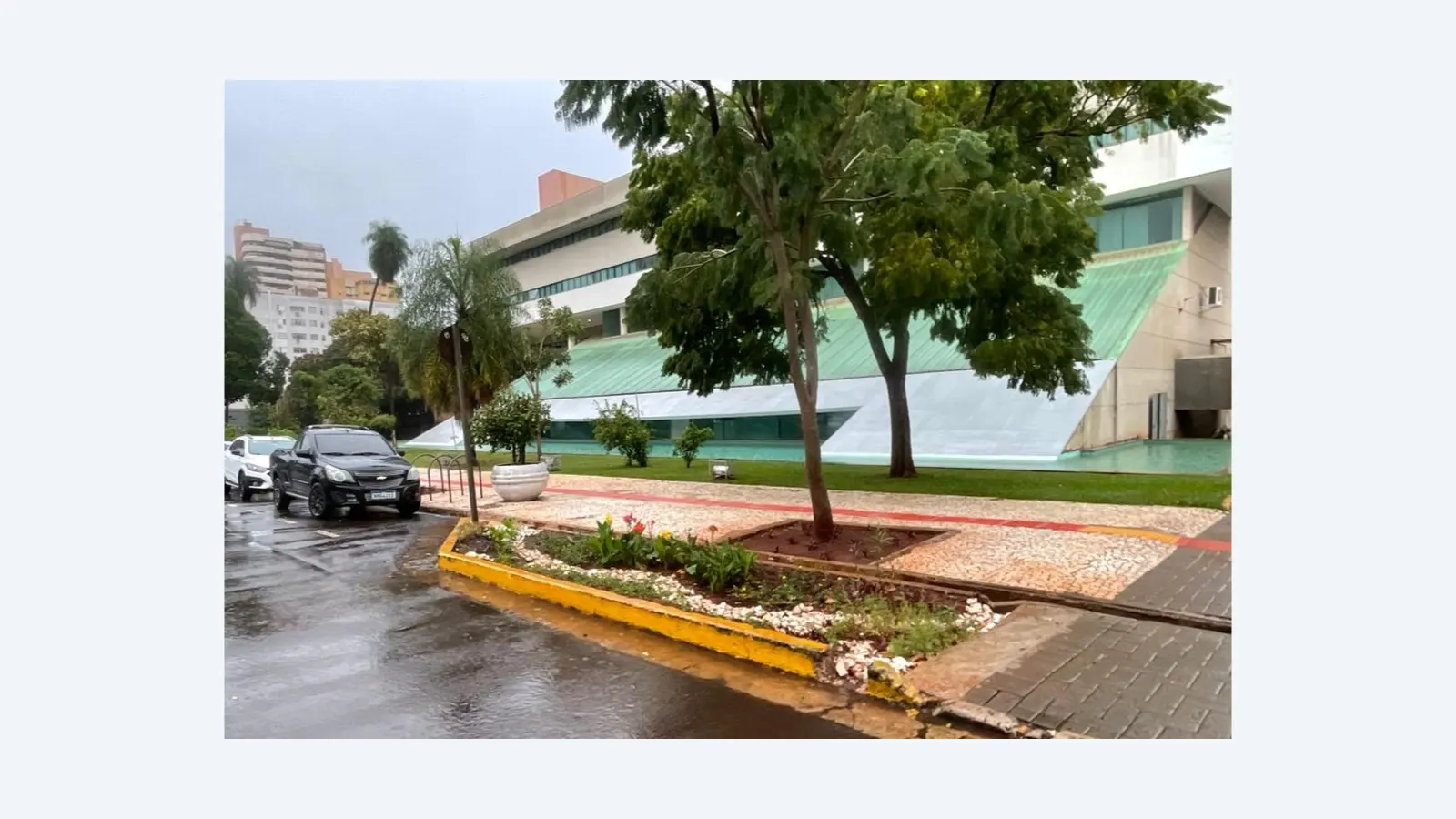 Campo Grande inaugura primeiro jardim de chuva público para drenagem sustentável