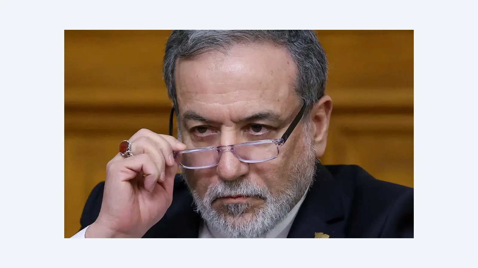 Irã anuncia pausa nos ataques e garante segurança no Estreito de Ormuz