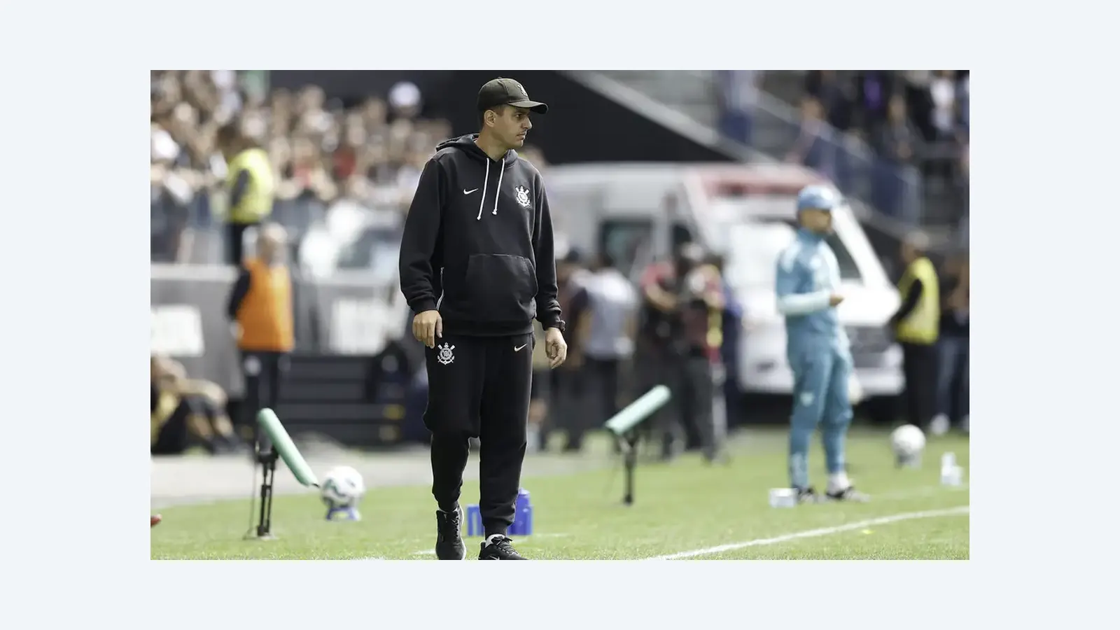 Corinthians demite técnico Lucas Piccinato da equipe feminina