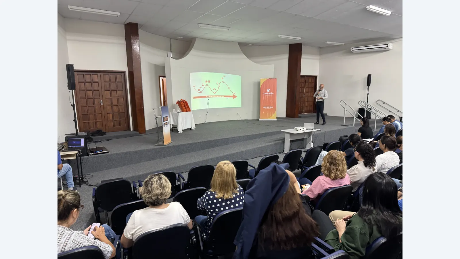 Servidores Municipais Participam de Palestra sobre Educação Financeira em MS