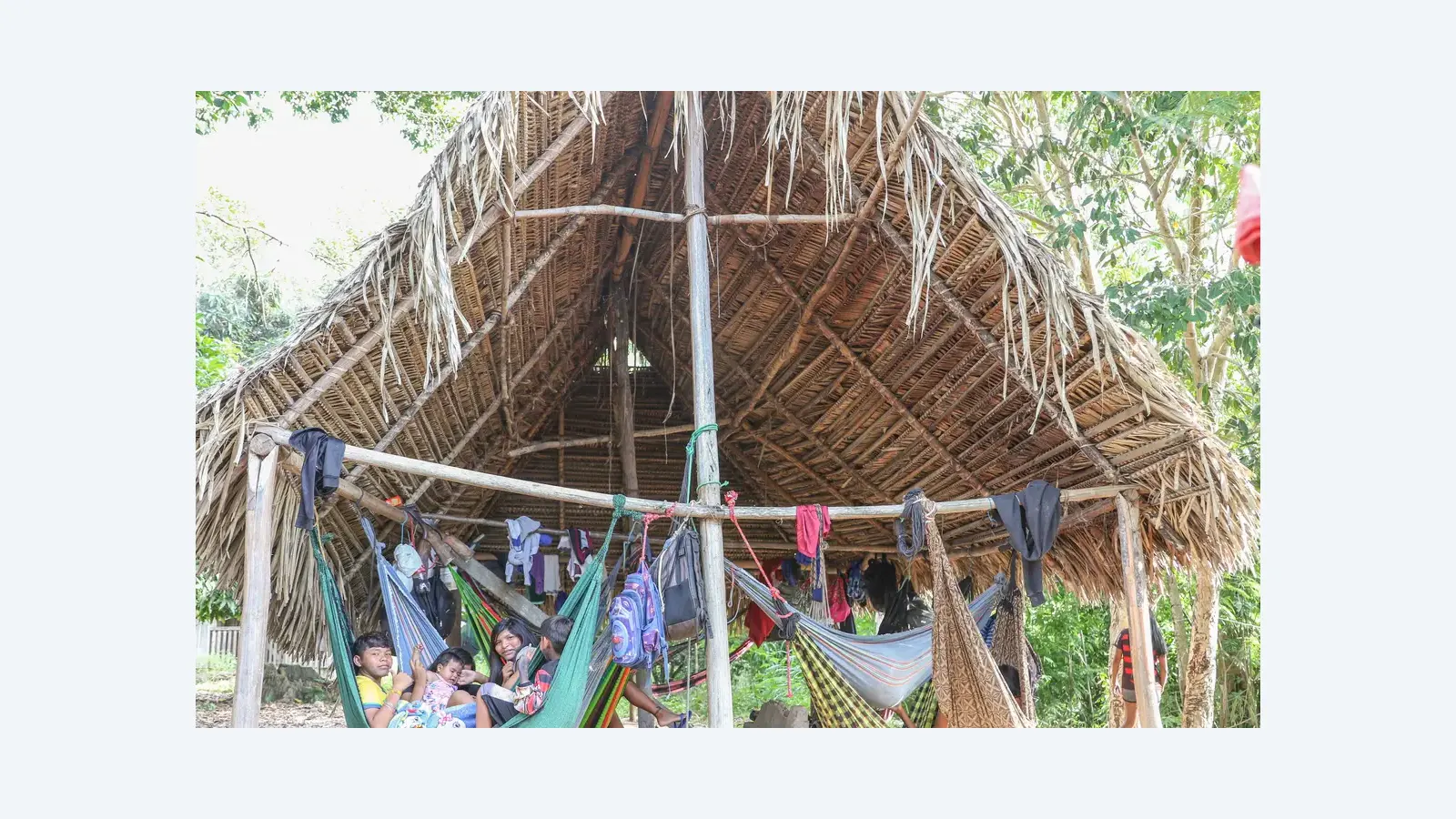 Povo Parakanã reocupa terra indígena após retirada de invasores