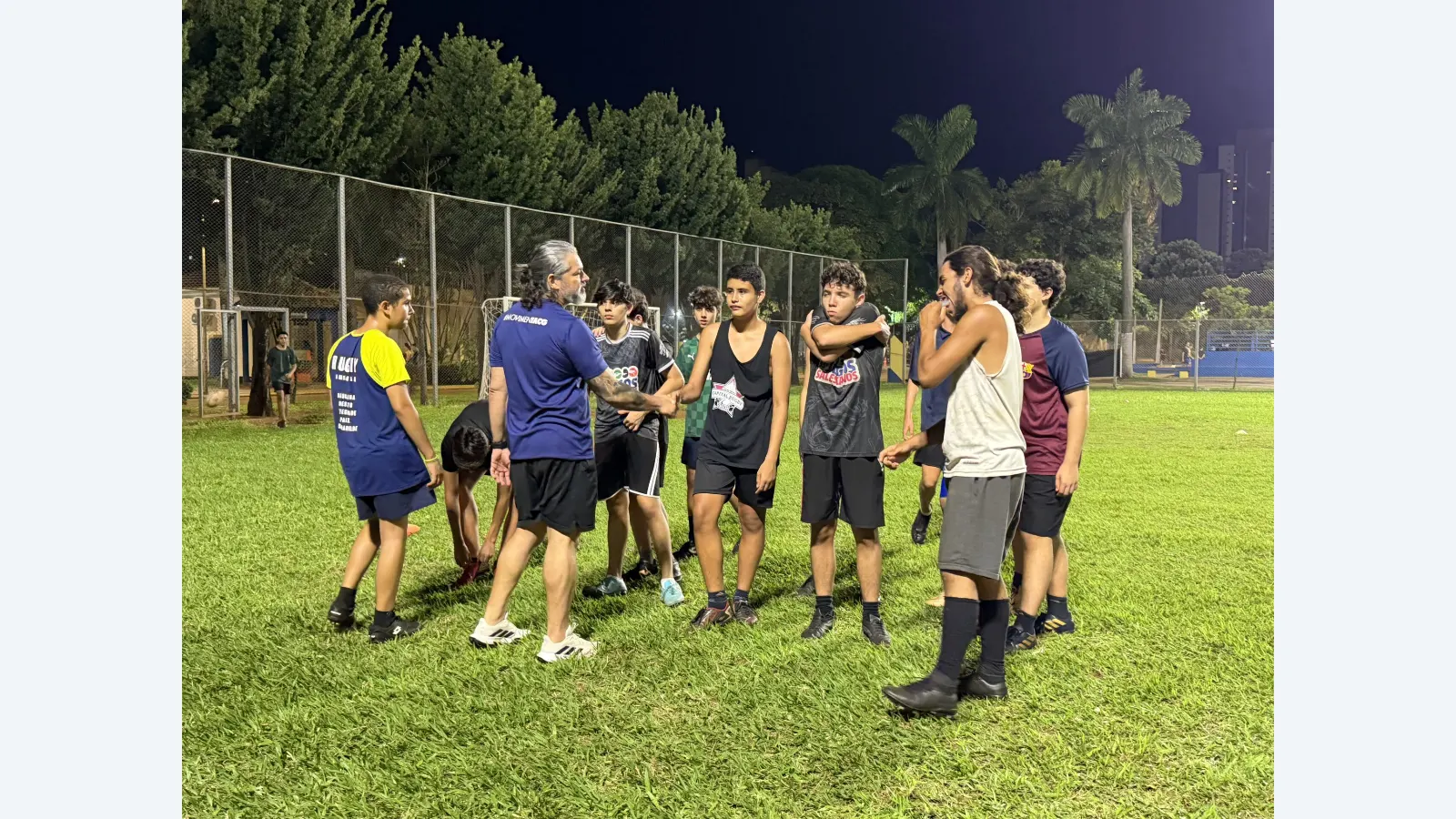 Rugby transforma a vida de jovens em Campo Grande com aulas gratuitas