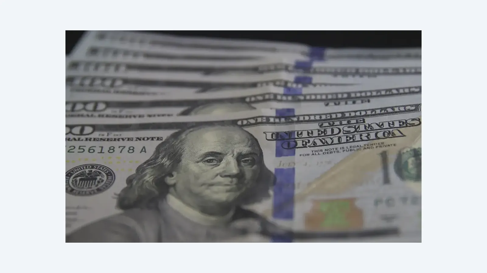 Dólar recua para R$ 5,21 em dia de ajuste no mercado financeiro