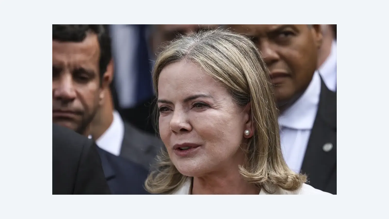 Gleisi Hoffmann deixa Secretaria para disputar vaga no Senado