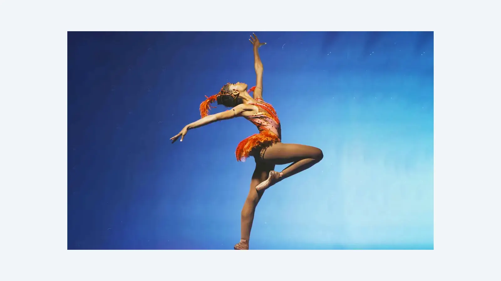 Bailarina brasileira Bethania Nascimento é homenageada na reestreia de Pássaro de Fogo em Nova York
