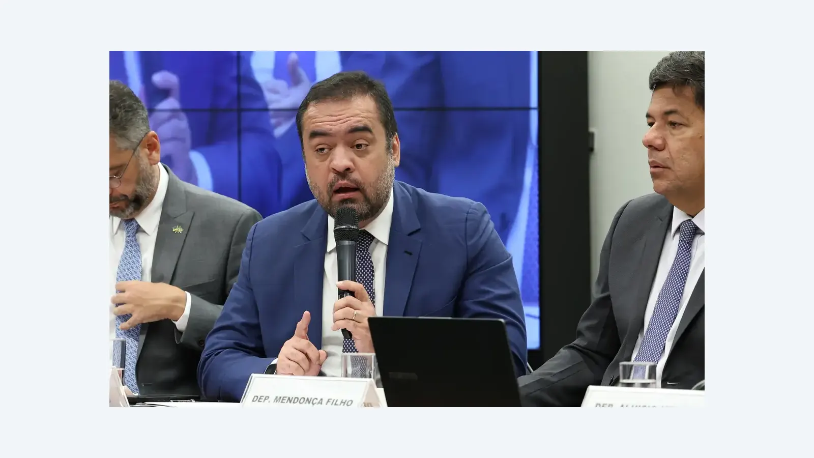 TSE retoma julgamento sobre cassação do governador Cláudio Castro