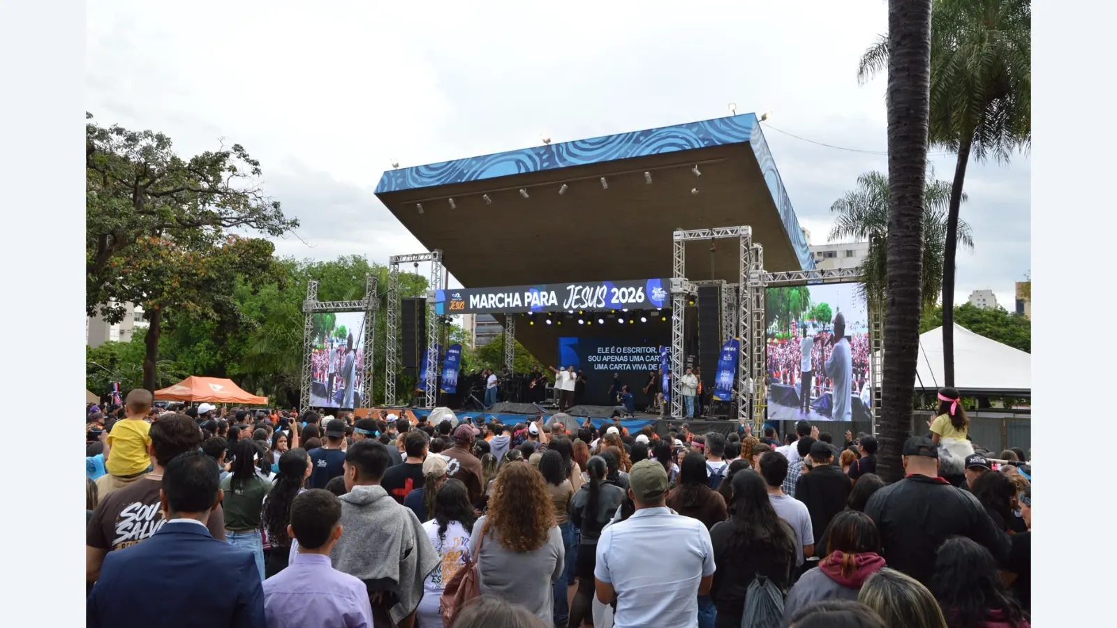 Marcha para Jesus atrai multidão em celebração aos 127 anos de Campo Grande
