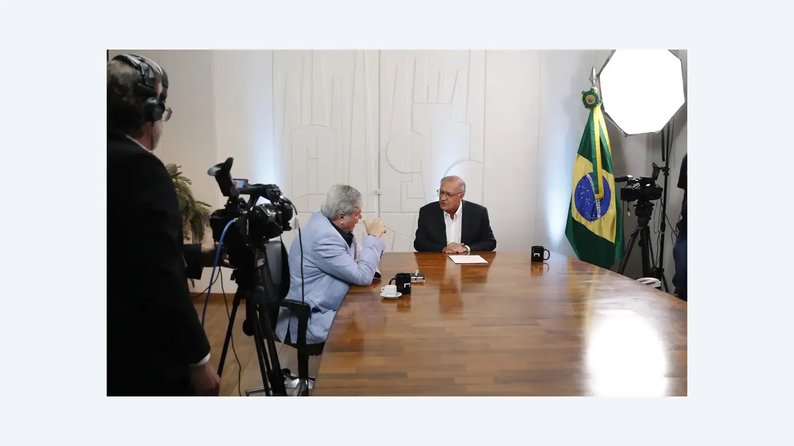 Datena estreia programa de entrevistas na TV Brasil com Alckmin