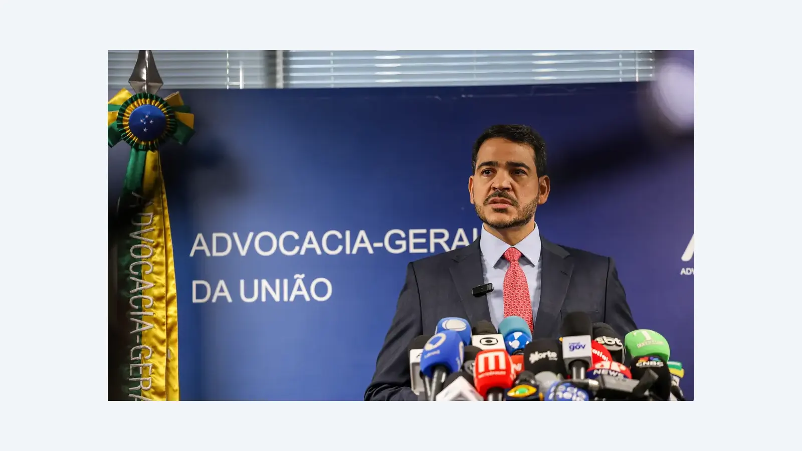 Senador apresenta parecer favorável à indicação de Jorge Messias ao STF
