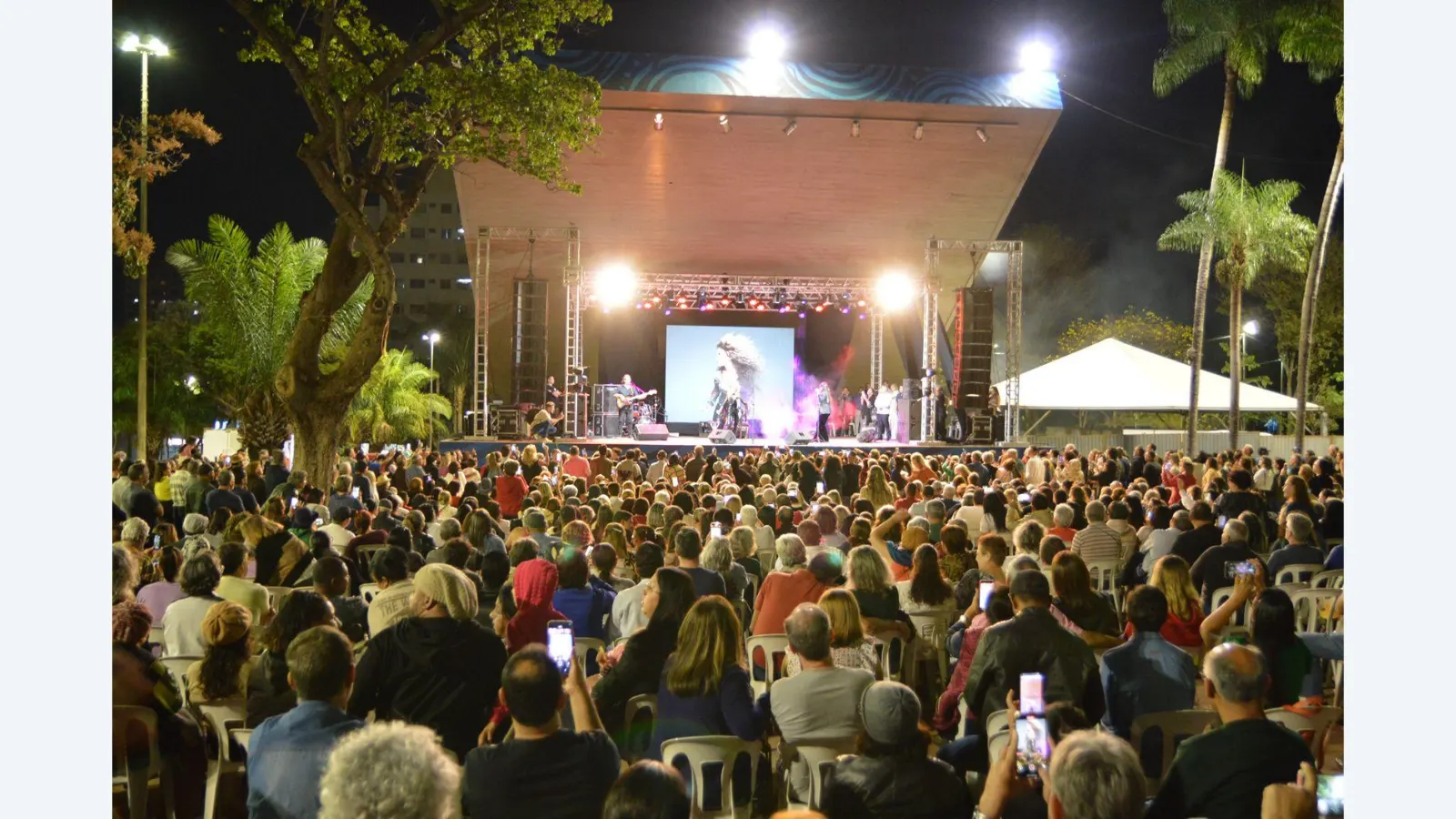 Noite da Seresta agita Praça do Rádio em Campo Grande nesta sexta-feira