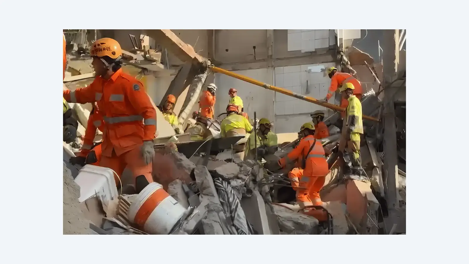 Desabamento em lar de idosos em BH deixa seis mortos