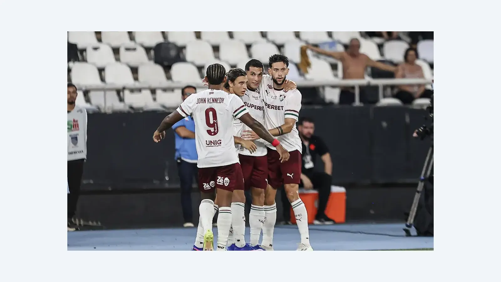 Fluminense e Flamengo vencem e avançam nas semifinais do Carioca