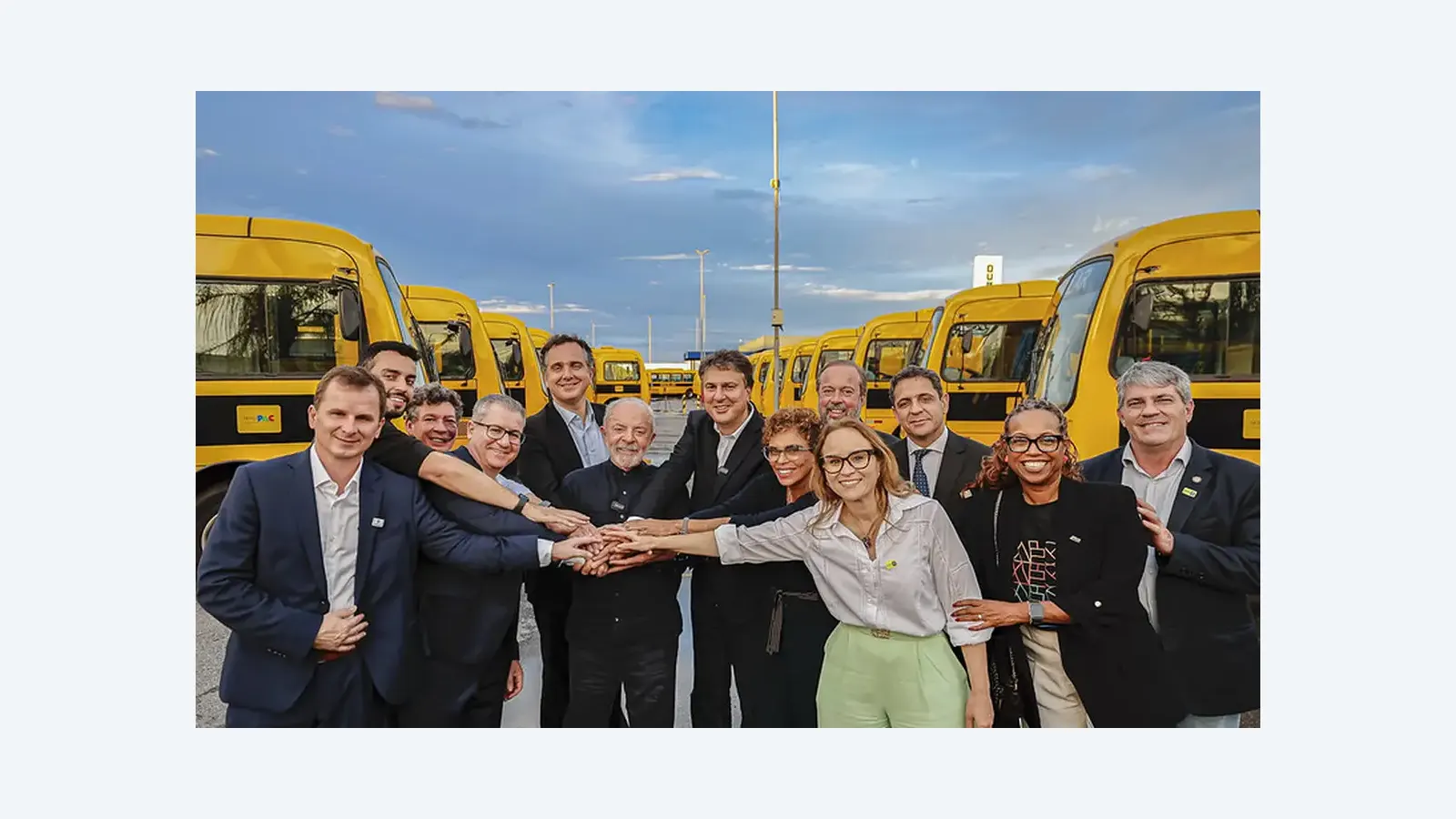 Lula destaca educação e transporte escolar para desenvolvimento do Brasil
