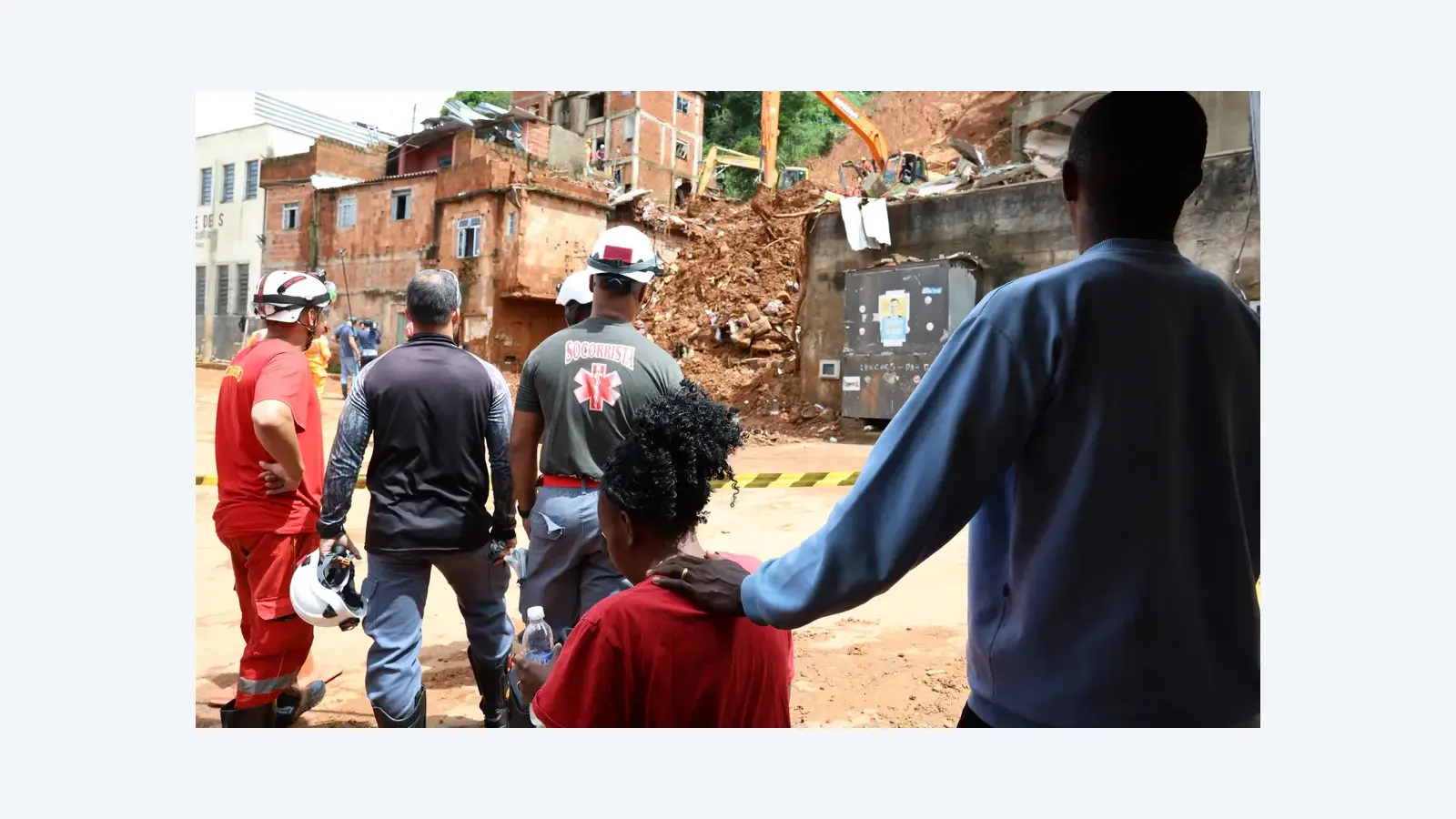 Voluntários percorrem longas distâncias para apoiar vítimas das chuvas em MG