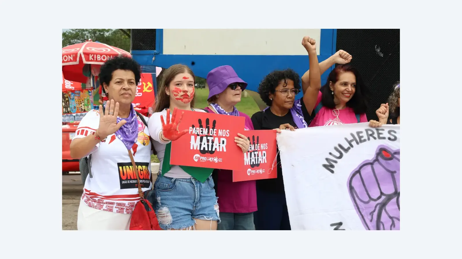 Mulheres protestam contra a violência de gênero em várias capitais brasileiras