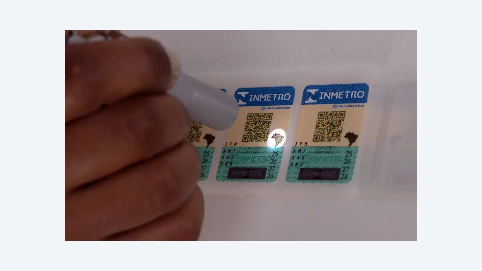 Inmetro encerra validade de selos antigos para capacetes e extintores