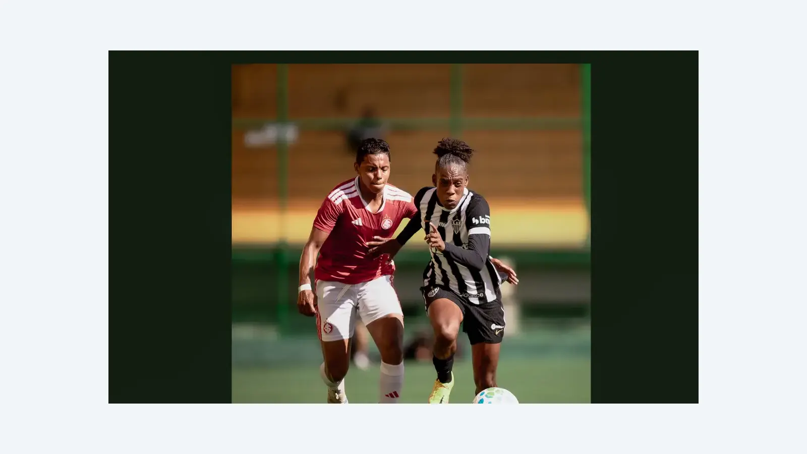 Internacional vence Atlético-MG e sobe na tabela do Brasileirão Feminino