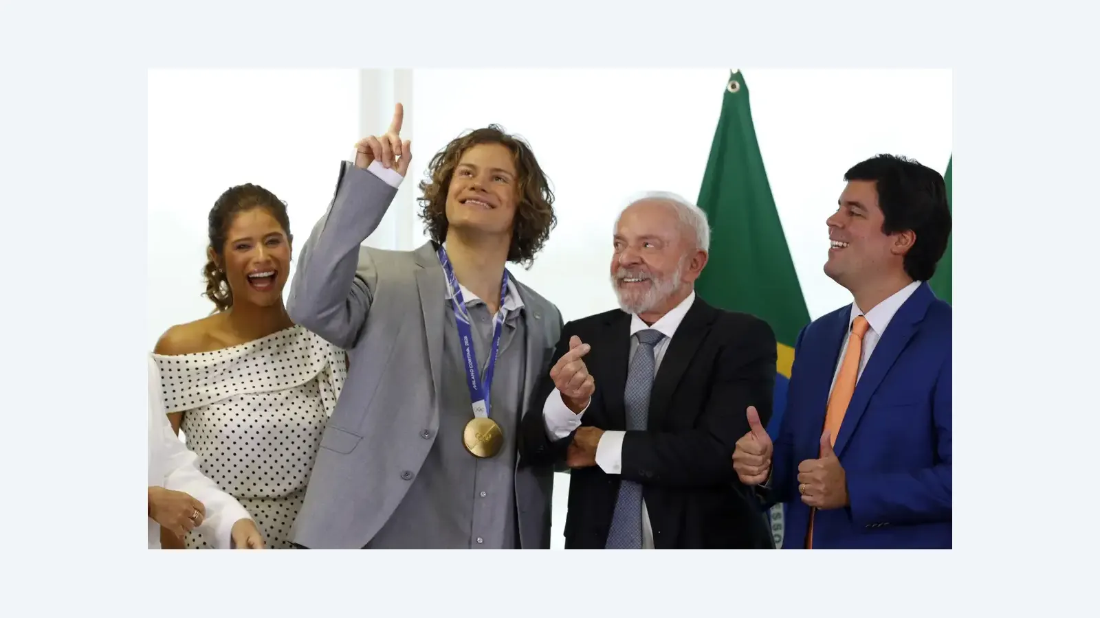 Lula recebe campeão olímpico e anuncia lei permanente para o esporte