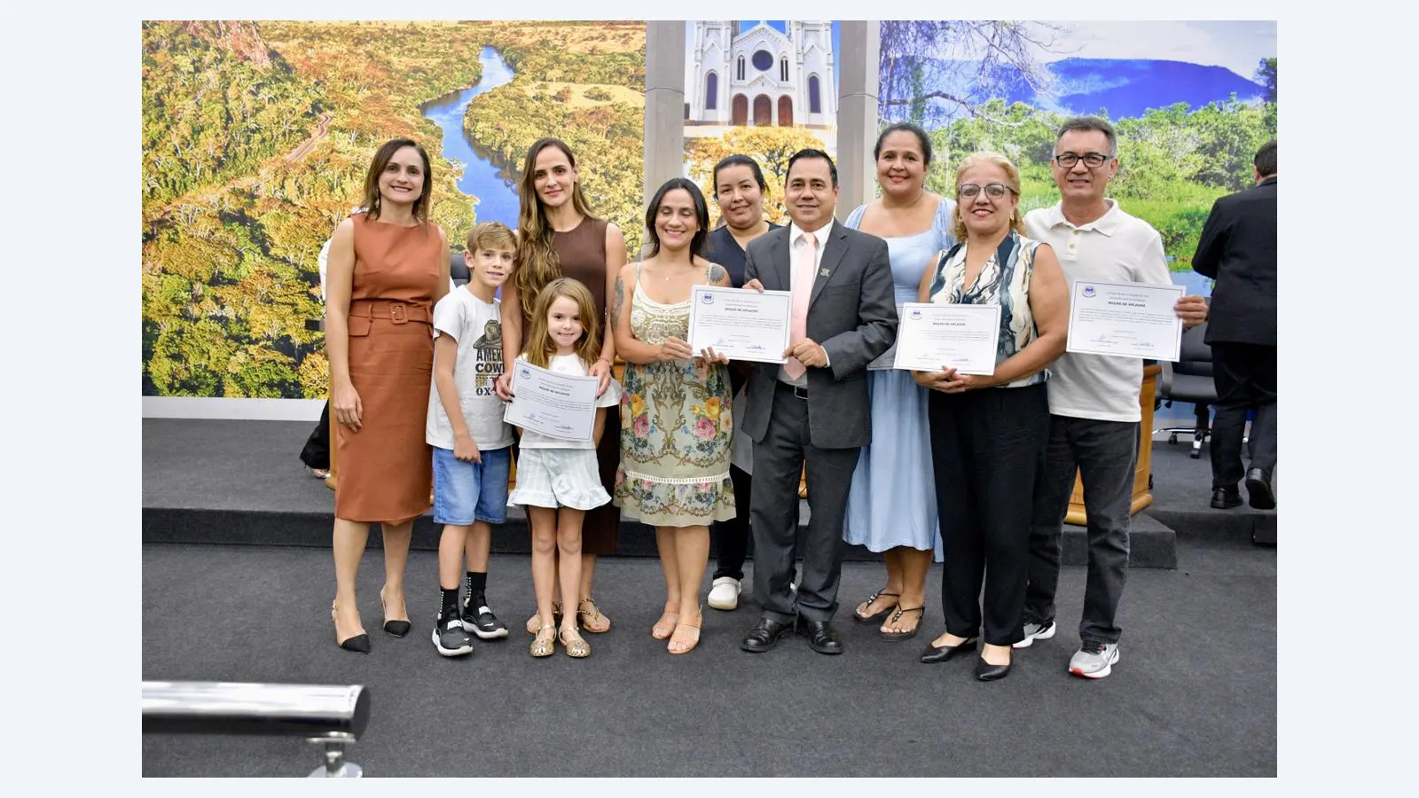 Aquidauana homenageia equipe do Laboratório Municipal por mutirão de saúde
