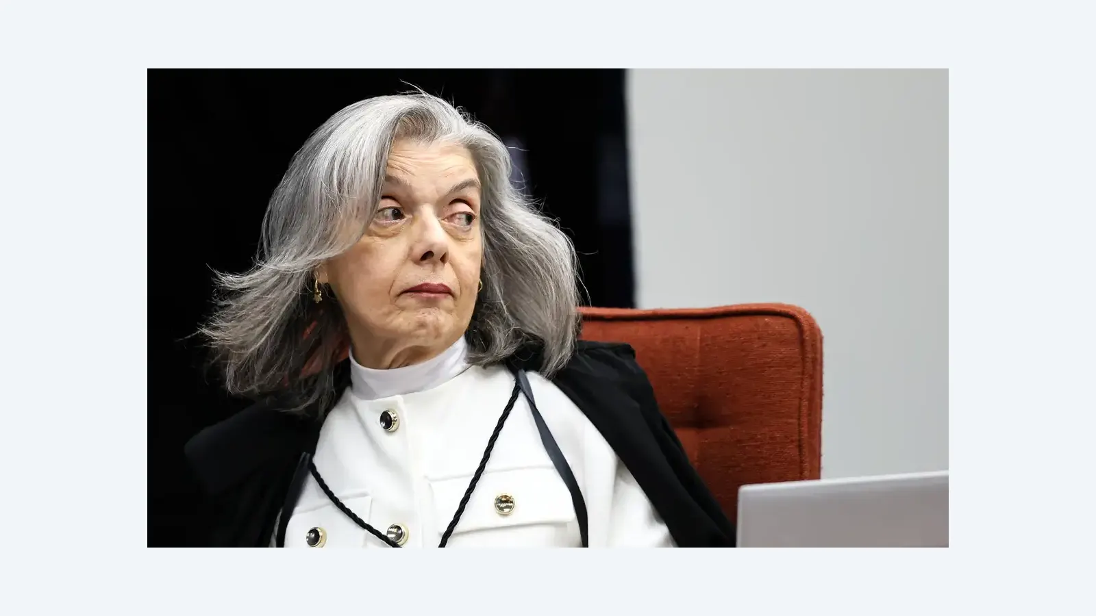 Ministra Cármen Lúcia relata ameaça de bomba durante palestra no DF