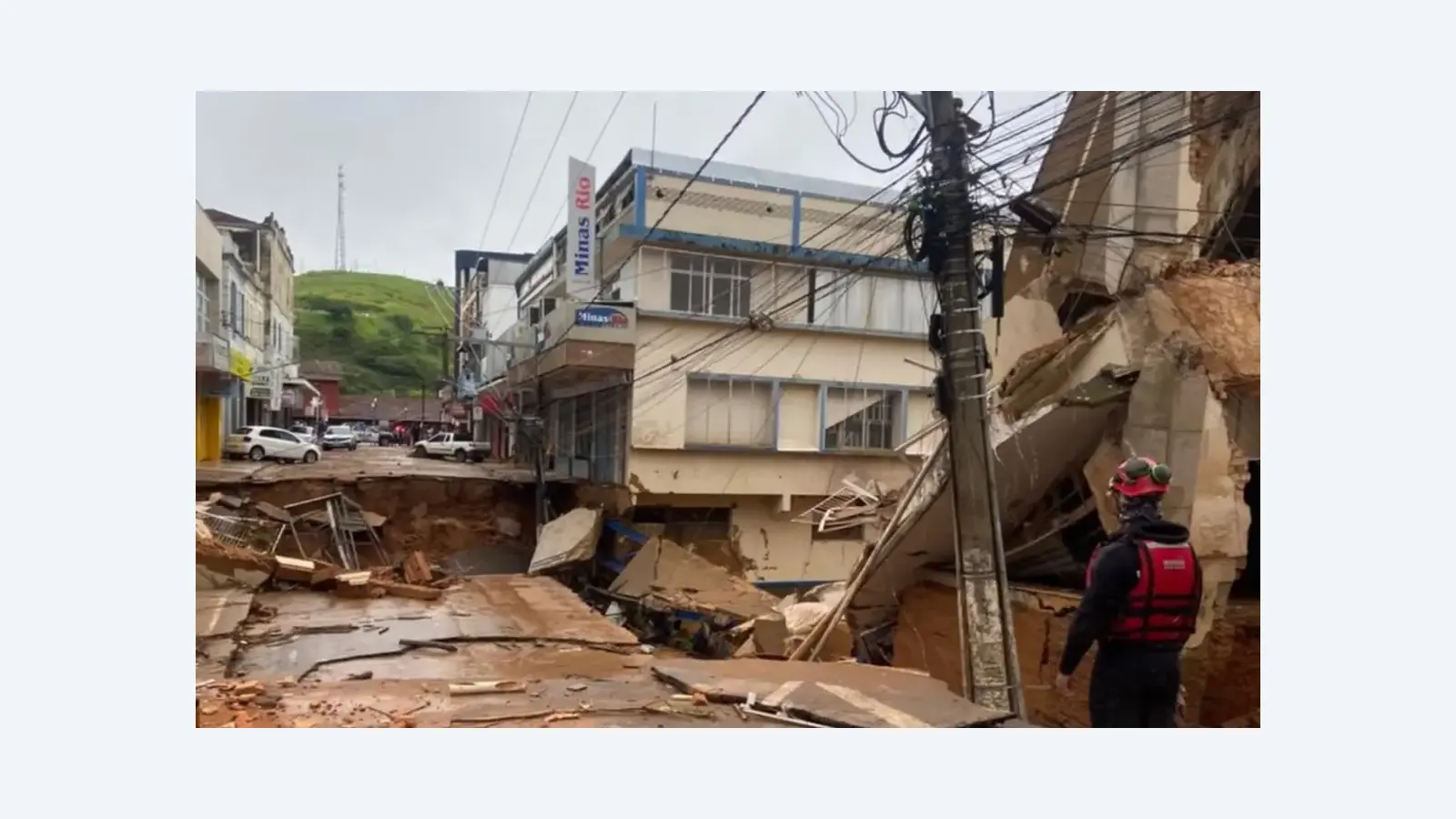 Chuvas intensas em MG provocam 28 mortes e 40 desaparecidos