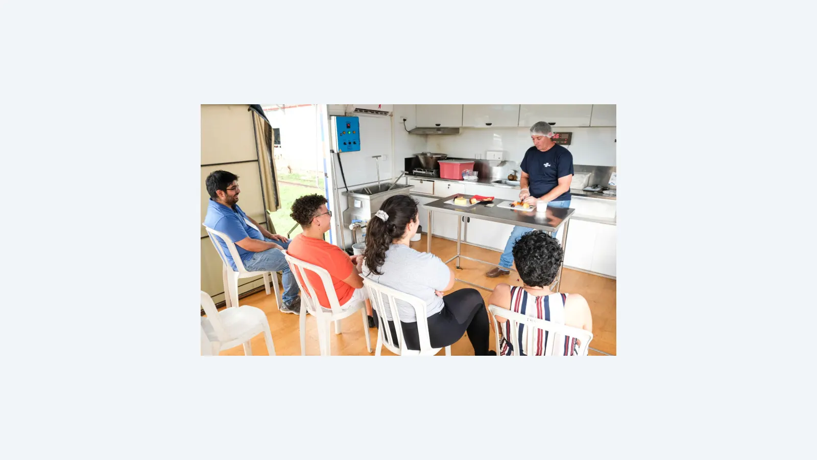 Delas Day oferece oficinas práticas para fortalecer renda feminina