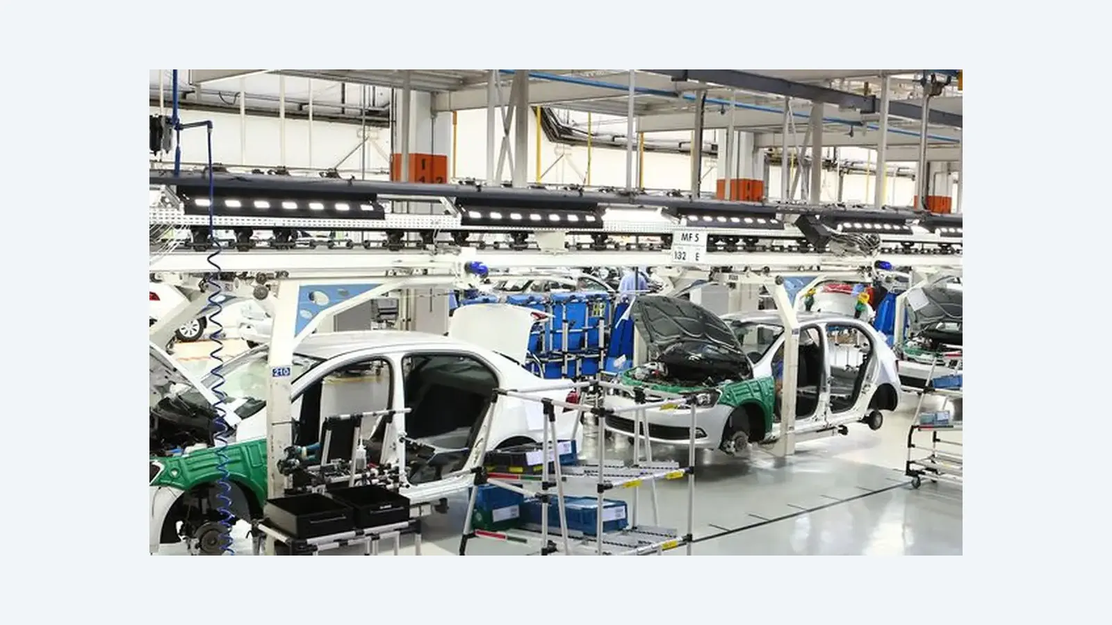 Produção industrial cresce 0,9% em fevereiro e avança em 2026