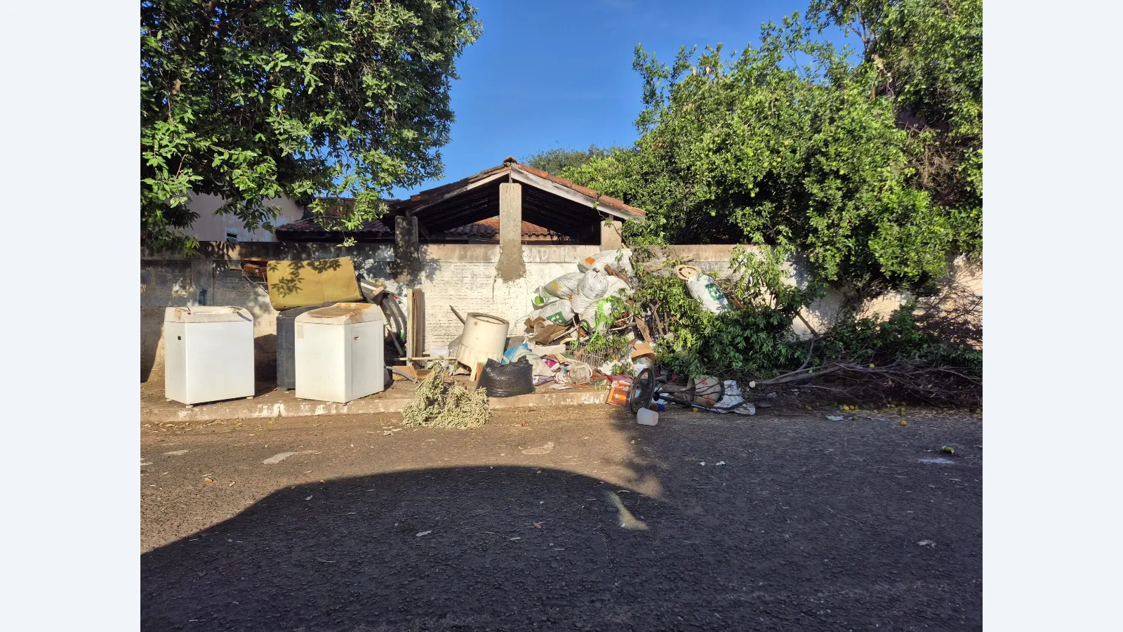 Mutirão Cidade Limpa reforça limpeza nas ruas da Vila Bancária