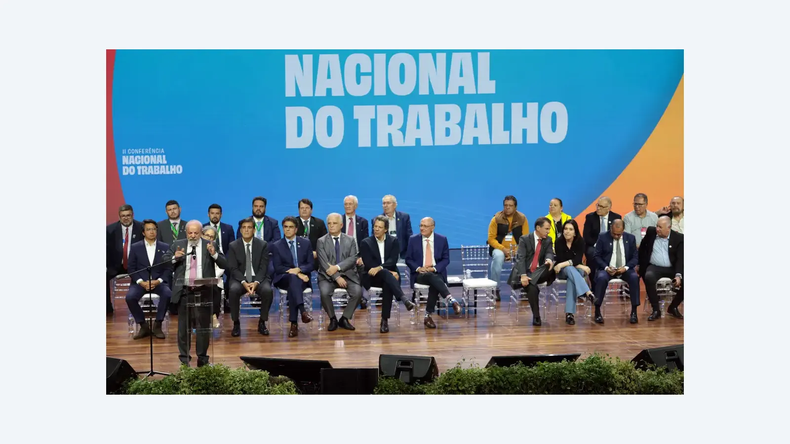 Lula defende negociação tripartite para encerrar escala 6x1