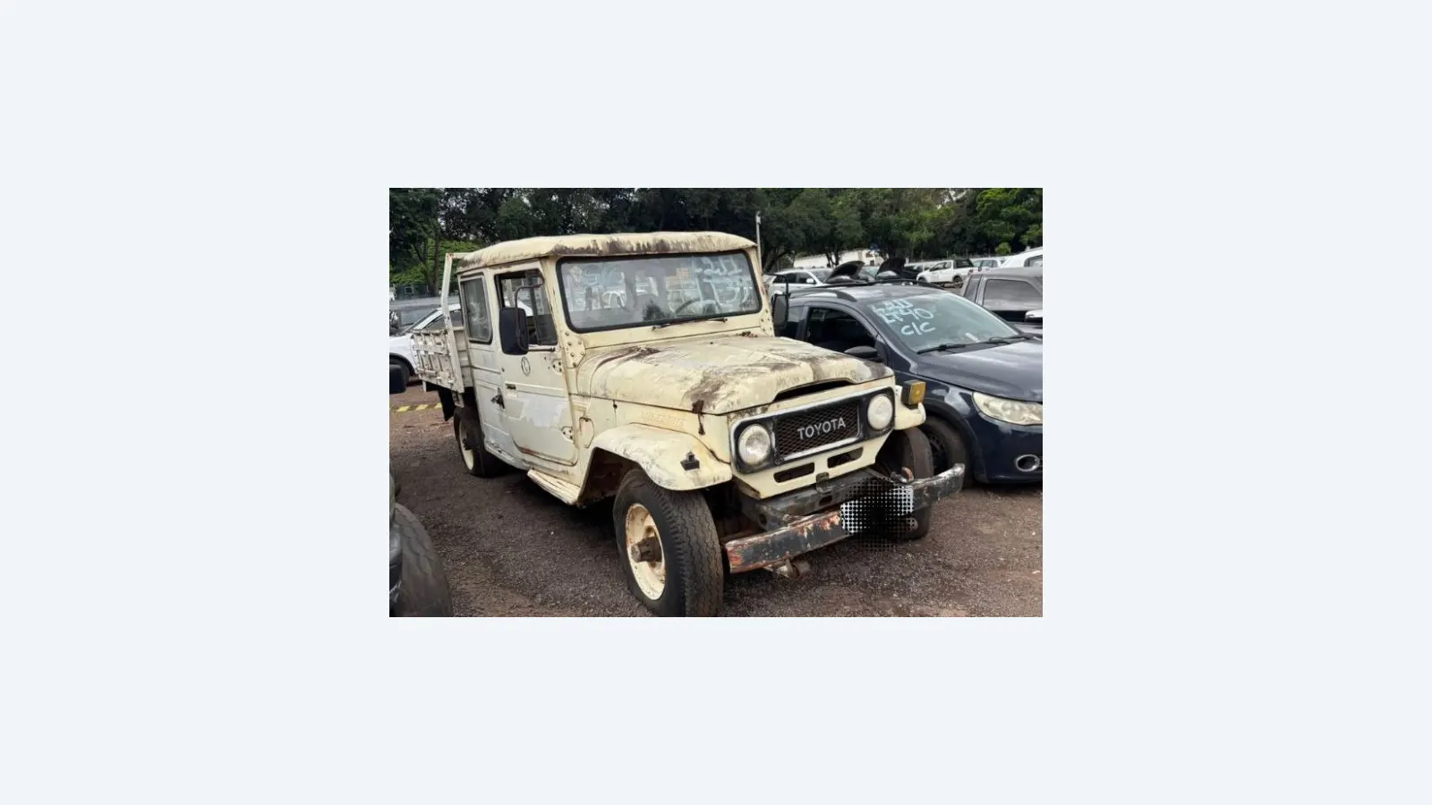 Detran-MS abre leilão com 182 veículos, incluindo Toyota Bandeirante 1988