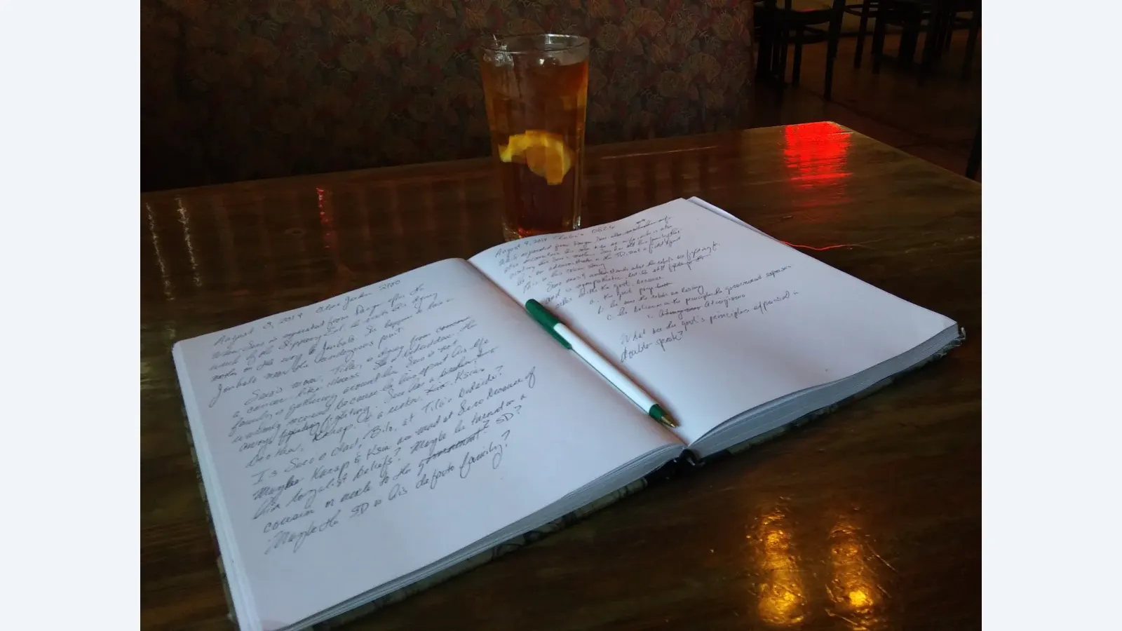 Foto ilustrativa de arquivo — Notebook with pen, August, 2019
