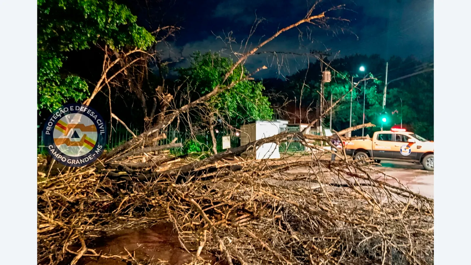 Defesa Civil atende 40 ocorrências e libera vias após temporal em Campo Grande