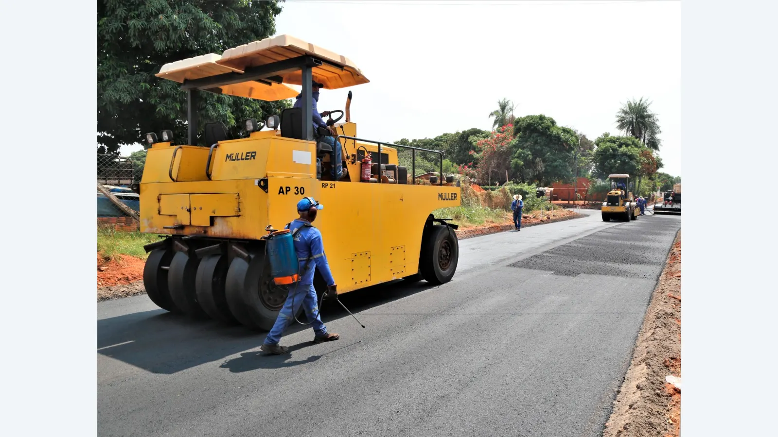 Jardim Los Angeles recebe drenagem e asfalto com investimento de R$ 16,1 milhões