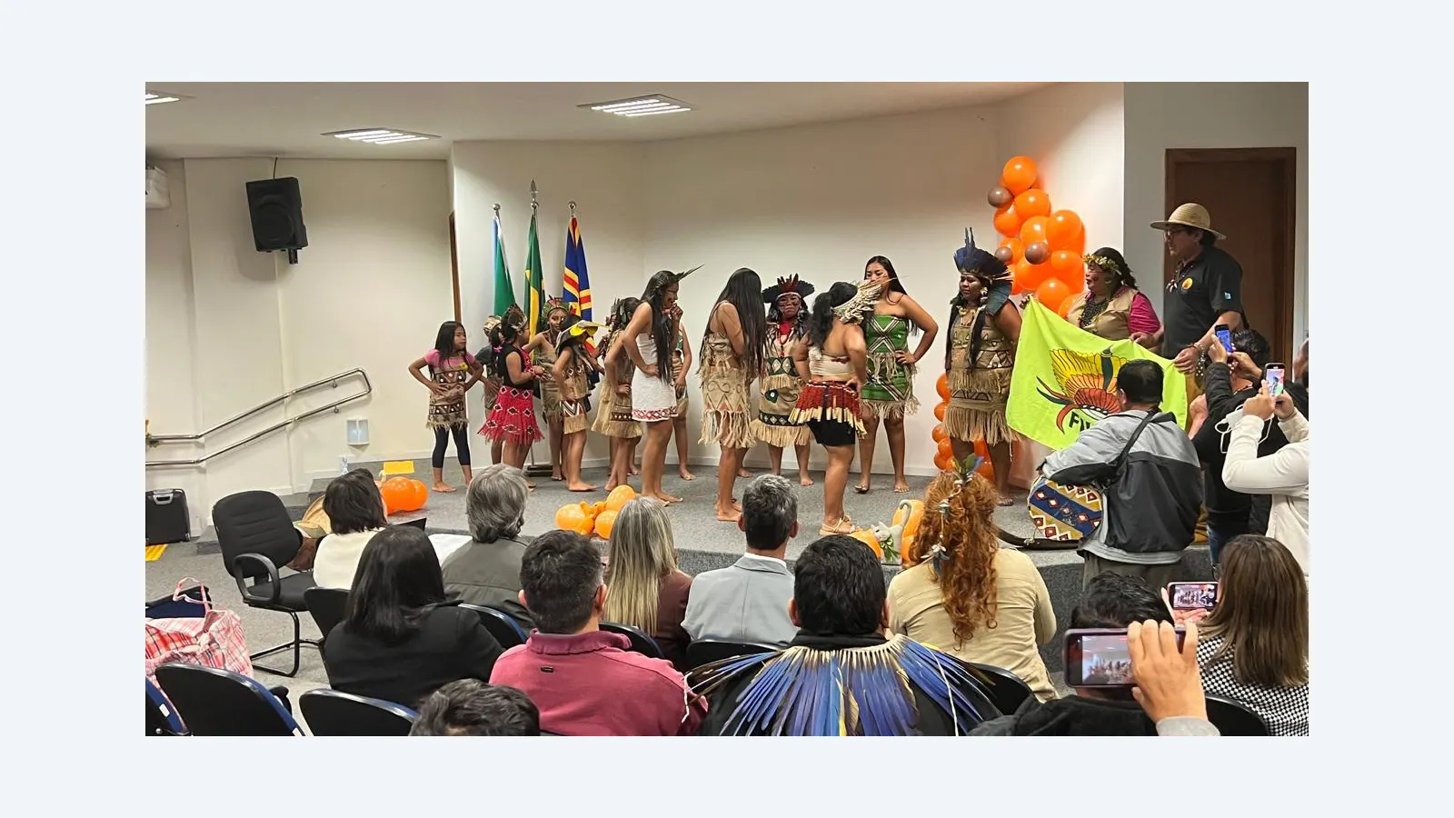 Evento em MS Lança Livro em Terena e Promove Proteção à Infância Indígena